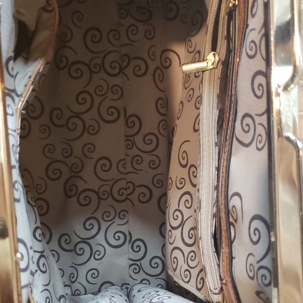 NEW Gold hand bag with strap